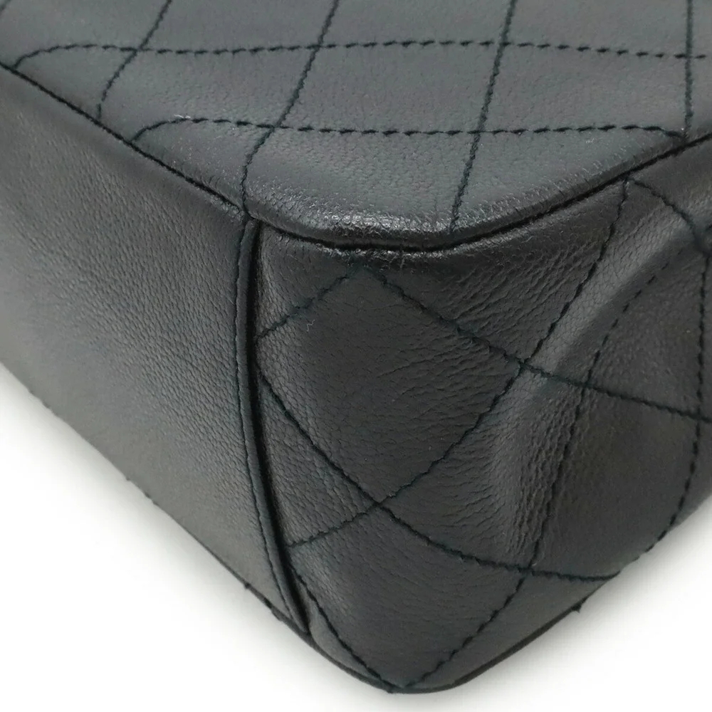 CHANEL Black Leather Shoulder Bag